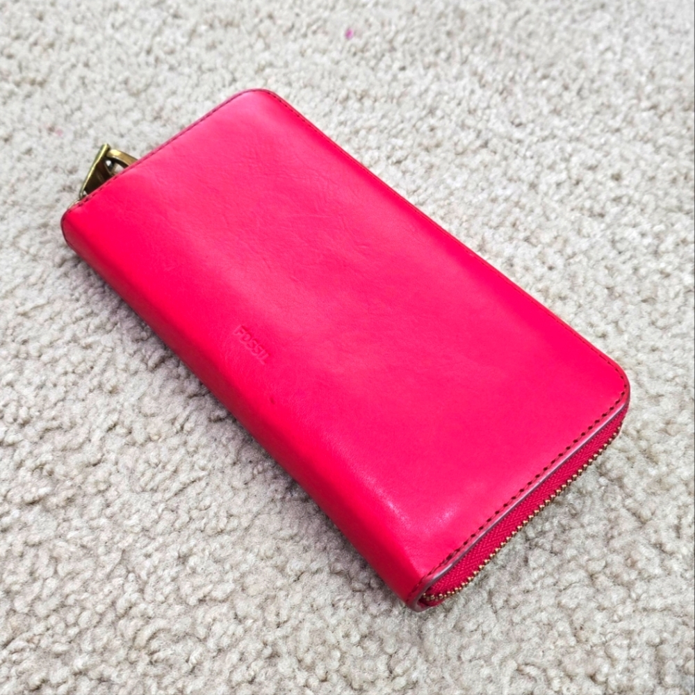 Fossil Wallet Emma Crimson Red Full Zip Large Wrislet Leather Clutch Organizer